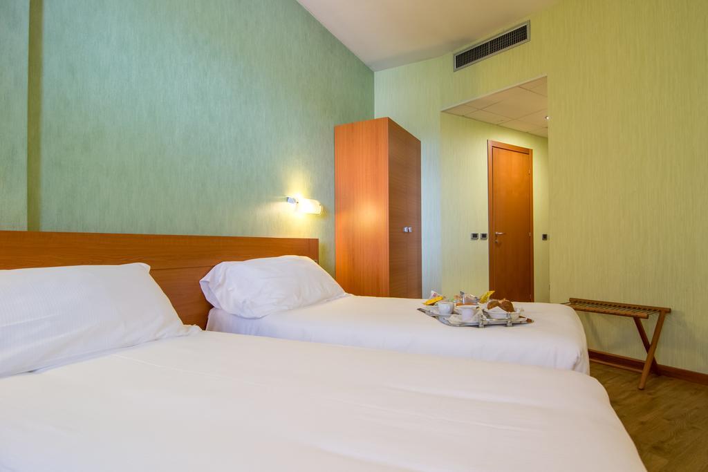 Hotel Concorde Camerano Kültér fotó