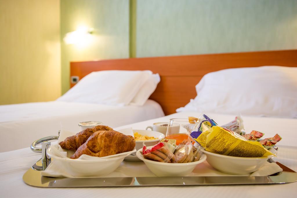 Hotel Concorde Camerano Kültér fotó